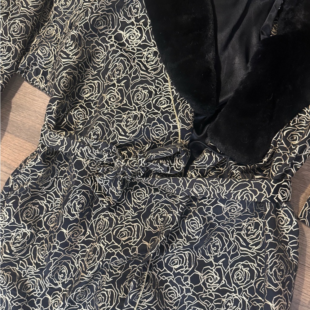 Vintage Victoria Secret Collection RARE Gold and Black Roses Robe: Size Small - Picture 6 of 12